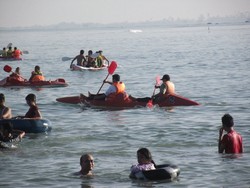 Liburan Murah Meriah di Pantai Kartini