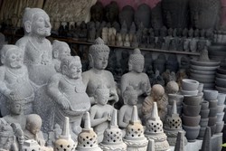 Jalan-jalan ke Muntilan, Bisa Beli Stupa Candi Borobudur
