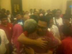 RIDO Menang Telak Versi Quick Count, Ribuan Pendukung Larut dalam Euforia