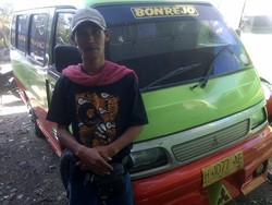 Ini Dia Lilik, Sopir Angkot yang Selamatkan Idris