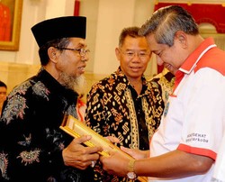 Tiga Pemuka Agama Terima Penghargaan Pemberantasan Narkoba