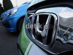 Menkeu Chatib Basri Tak Setuju Harga Mobil Murah Dibatasi