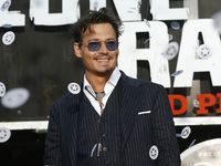Johnny Depp Tak Lagi Gondrong