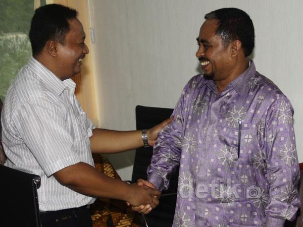 Ayah Darin, Hadiri Sidang Luthfi