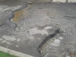 Jalan Rusak Menuju Dutabumi 3 Bekasi