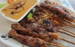 Satay Kitchen: Jajan Sate Ayam Ponorogo dan Sate Usus yang Empuk dan Manis