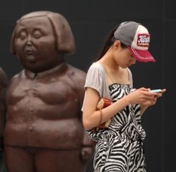 Snowden: AS Ingin Curi Data Pelanggan Seluler China