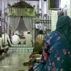 Wisata Religi 5 Wali di Jatim Diminati Turis Mancanegara