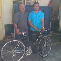 Menang di Quick Count, Ridwan Kamil Dihadiahi Sepeda