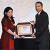 Unggul di Layanan, BCA Raih Banking Service Excellence Awards 2013