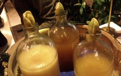 Srikaton: Ada Jamu Kunir Asem dan Ayam Kampus di Restoran Hotel