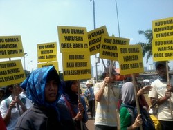 80-an Orang Demo Tolak RUU Ormas di DPR, Lalin Lancar