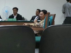 Fathanah Beri Toyota FJ Cruiser ke Luthfi Hasan Ishaaq