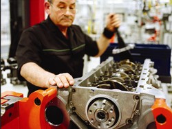 Ford Suplai Mesin V8 dan V12 untuk Aston Martin
