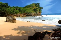 Pantai Ngetun di Gunungkidul, Benar-benar Bersih & Alami