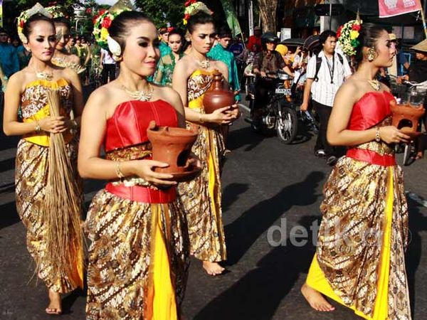 Kirab Festival Kesenian Yogyakarta XXV