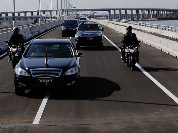 SBY Uji Jalan Tol Bali