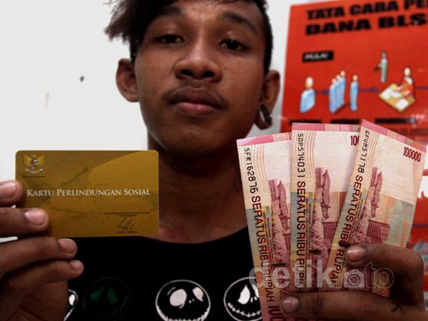 Warga Terima Dana BLSM Langsung 2 Bulan