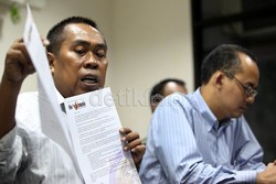 Ketua The Jakmania, Larico Ranggamone, meminta suporter Persija tidak melakukan aksi-aksi yang bisa merugikan diri dan timnya sendiri.
