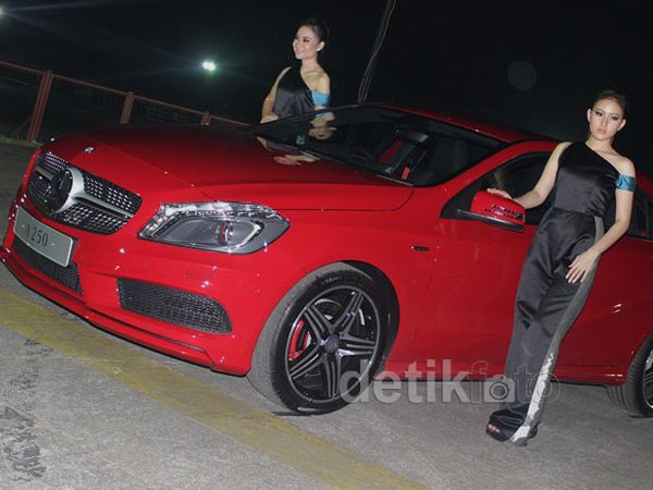 Mercedes-Benz A-Class Meluncur