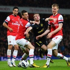 Tony Adams Beri Wejangan untuk Bek-bek Arsenal