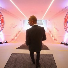 Guardiola dan Guru Bahasa Jerman-nya yang Penggemar Dortmund