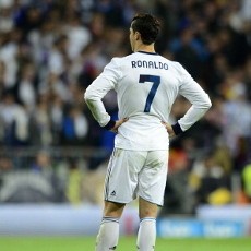 Florentino Perez Yakin Ronaldo Pensiun di Madrid