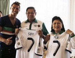 KPK: Kaos Ronaldo untuk SBY Beda dengan Gitar Jokowi, Mau Lapor Silakan