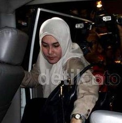 Kisah Mahdiana: Antara 11 Rumah, Restoran Hingga Keinginan untuk Cerai