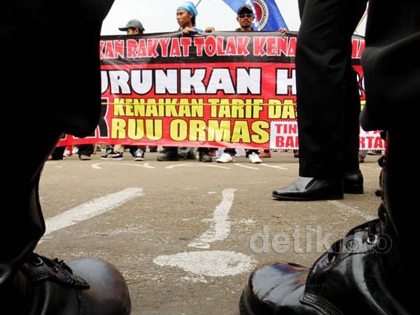 Pemerintah Diminta Turunkan Harga-harga