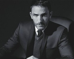 Foto: Tampannya Pengawal Karl Lagerfeld yang Kini Jadi Model Iklan