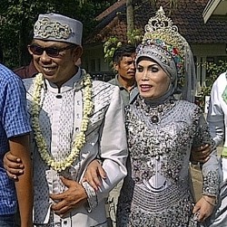 Kisah Cinta Pasutri Tuna Netra yang Melihat Pasangan Lewat Insting