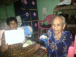 Tidak Dapat Balsem, Nenek ini Hidup Dari Belas Kasih Tetangganya