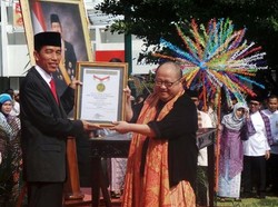 Pelantikan Massal Camat-Lurah oleh Jokowi Raih Rekor MURI