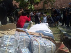 Tukang Becak di Semarang Diamankan Bawa 200 Ribu Petasan