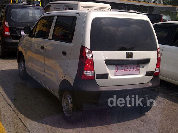 Mobil Murah Suzuki Berkeliaran di Tol