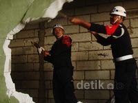 Puluhan Kios di Stasiun Mangga Besar Dibongkar