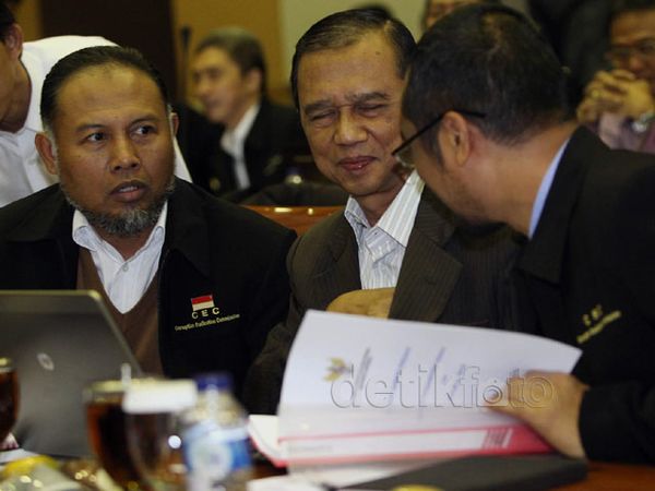 Pimpinan KPK Raker dengan Komisi III