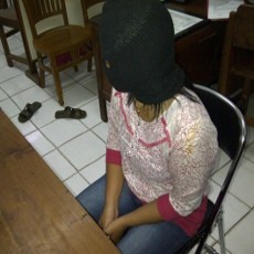 Guru SMP Ditangkap Polisi Setelah Sebar Foto Bugilnya di Facebook