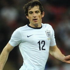 Diisukan Akan Digaet Moyes, Baines Tertarik Bekerja dengan Martinez