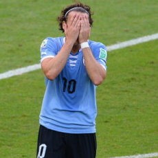 Senyum Forlan dan Kegagalan Penaltinya