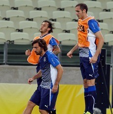 Spanyol Waspadai Pirlo dan Fleksibilitas Pemain Italia