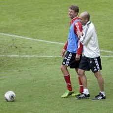 Sesi Latihan Perdana Guardiola di Bayern Bikin Mueller Senang