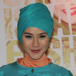 Akhirnya, Zaskia Mecca Rilis Buku Tentang Pengalaman Berjilbab