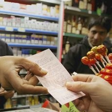 Wow! Pemuda 18 Tahun Menang Lotre Rp 333 Miliar