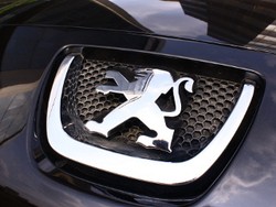 Sekarat, Merek Peugeot akan Dijual?