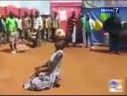 Freestyle Soccer ala Tanzanian Woman
