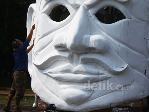 Mobil Hias Siap Sambut Karnaval HUT Jakarta