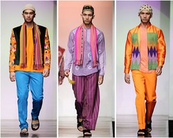 Samuel Wattimena Rancang Busana Muslim Pria dari Kain Daerah