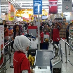 Wah...TV LED di Midnight Sale Carrefour Ludes Dalam 15 Menit